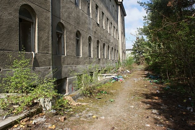 Neutěšený stav bývalých kasáren v Jezdecké ulici v Prostějově – 9. dubna 2014