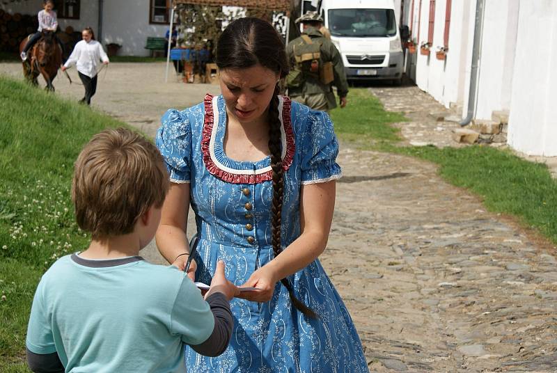 Dětský den s Kluby vojenské historie na plumlovském zámku - 6. 6. 2020