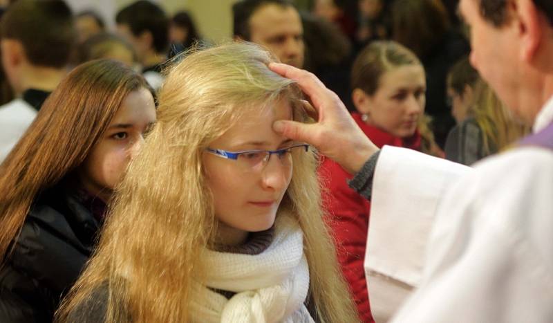 Popeleční středa - mše v chrámu sv. Cyrila a Metoděje v Prostějově 