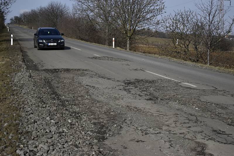 Tankodrom první kategorie. Silnice mezi Prostějovem a Ohrozimí. 9.3. 2021