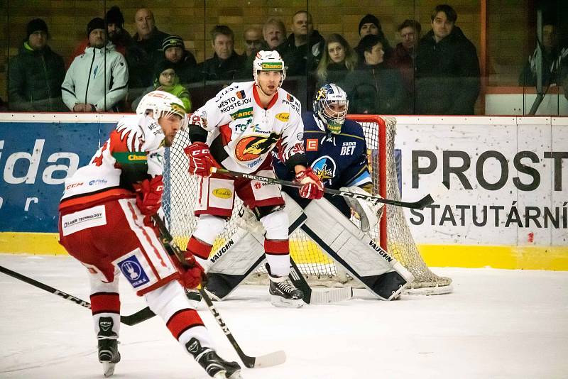 Hokejisté Prostějova (v bílém) podlehli Kladnu 2:3.