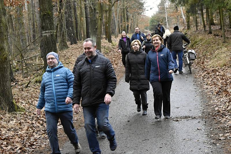 Přivítat Nový rok přišlo na nejvyšší hanáckou horu Velký Kosíř více než dva tisíce lidí. 1.1. 2022