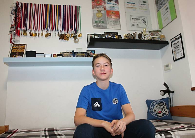 Čtrnáctiletý Samuel Fiala z Prostějova, se vydal dobýt hokejový svět. 19.2. 2020