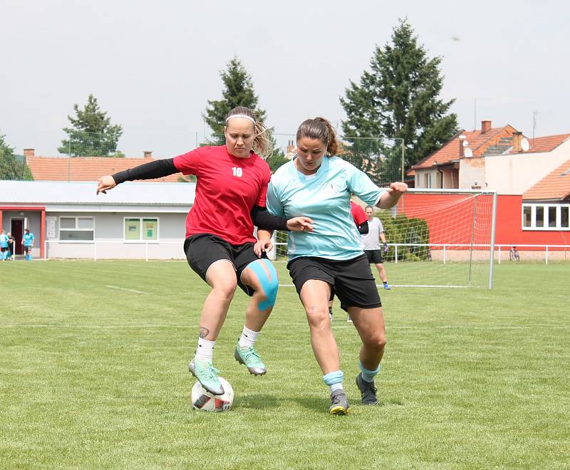 V sobotu se v Kostelci na Hané uskutečnil 8. ročník ženského fotbalového turnaje Hanácká kopačka