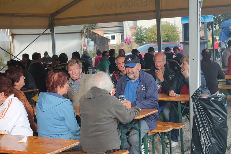 Sobotní vepřobraní v Ochozi přilákalo stovky lidí. 27.9. 2019