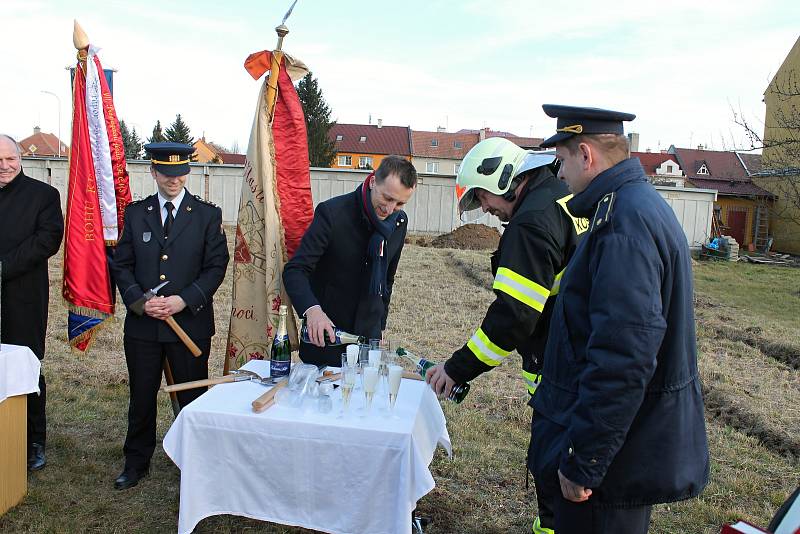 V pondělí 24. února 2020, byla slavnostně zahájena výstavba nové hasičské zbrojnice v Kostelci na Hané.