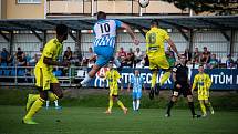 Fotbalisté Prostějova (v bílo-modrém) porazili Varnsdorf 3:2.