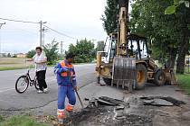 Stavba cyklostezky u hřbitova. Dostaví se až k Žešovu?