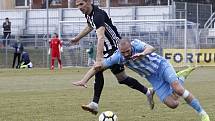 Fotbalisté Prostějova (ve světlém) prohráli s Českými Budějovicemi 0:1.