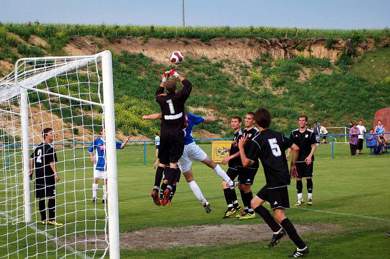 Kralice na Hané v modrém vs.  1. HFK Olomouc B 