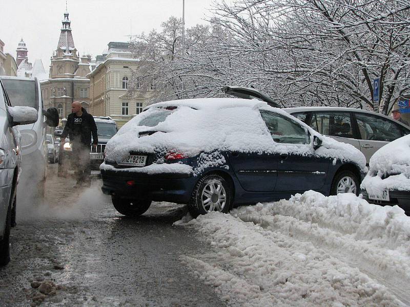 Sníh z ulic a chodníků na Prostějovsku mizí jen pozvolna