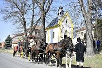 Spanilá jízda historického kočáru s Lvem kardinálem Skrbenským navštívila loni i Studenec na Prostějovsku. 26.3. 2022