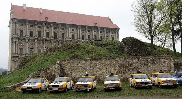 Ukázky z policejní historie na nádvoří plumlovského zámku