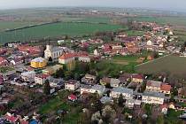 Vrchoslavice a místní část Dlouhá Ves tvoří obec s více než šesti stovkami obyvatel.