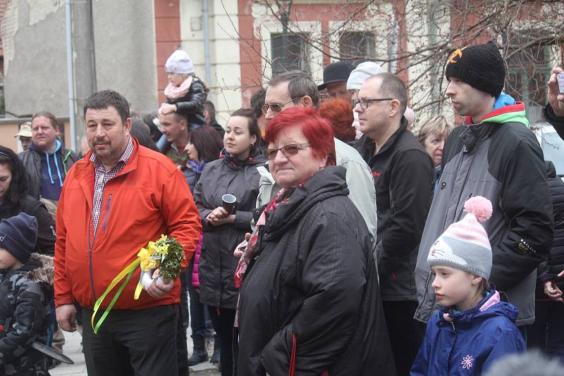 Spanilá jízda po obcích Olomouckého kraje slavnostně zahájila další sezonu oblíbeného Muzea kočárů v Čechách pod Kosířem