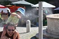 Prostějovany bude moci na náměstí TGM osvěžit voda z mlžítka. Mají je už třeba v Brně na Zelném trhu (na snímku)