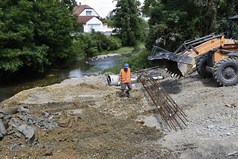 Rekonstrukce mostu v Mostkovicích, 14. července 2020