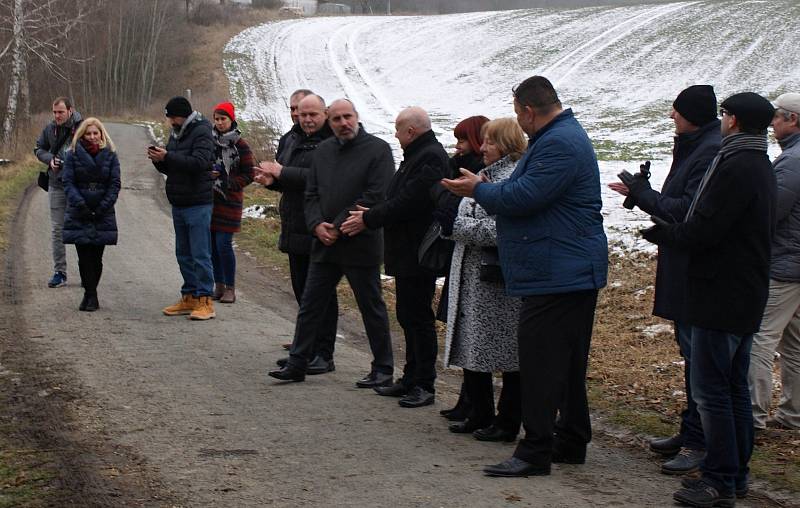 Slavnostní poklepání na základní kámen a oficiální zahájení stavby cyklostezky podél plumlovské přehrady - 27. 1. 2020