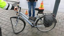 Cyklistu jedoucího po kruhovém objezdu u nového Kaulandu srazila fabie. 24.4. 2024