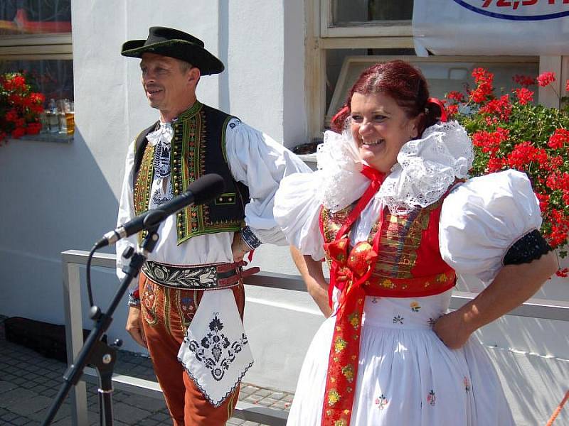 Hody, jarmark a výstava bonsají ve Slatinicích