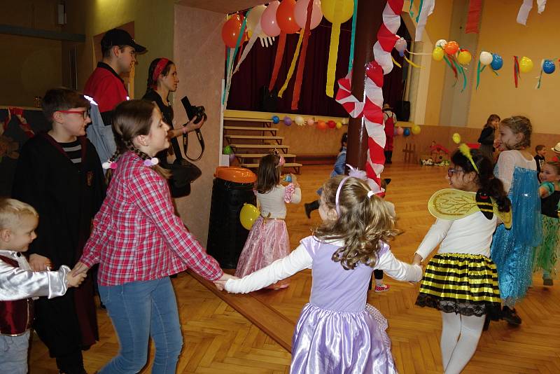 Dětský karneval v Pavlovicích u Kojetína. 1.2. 2020