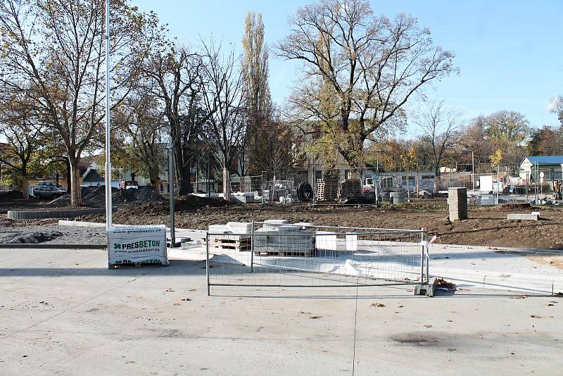 Práce na stavbě autobusového terminálu na Floriánském náměstí v Prostějově 6. 11. 2019