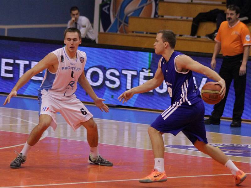 Prostějovští basketbalisté proti MMCITe Brno