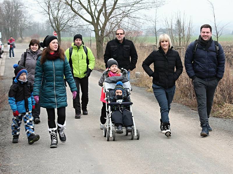 Dva v jednom. Druhý volební den se v čelechovické sokolovně konaly hned dvě důležité akce. Vedle prezidentských voleb, se zde registrovali i účastníci tradičního Putování z Čelechovic do Čelechovic přes vrchol Velkého Kosíře