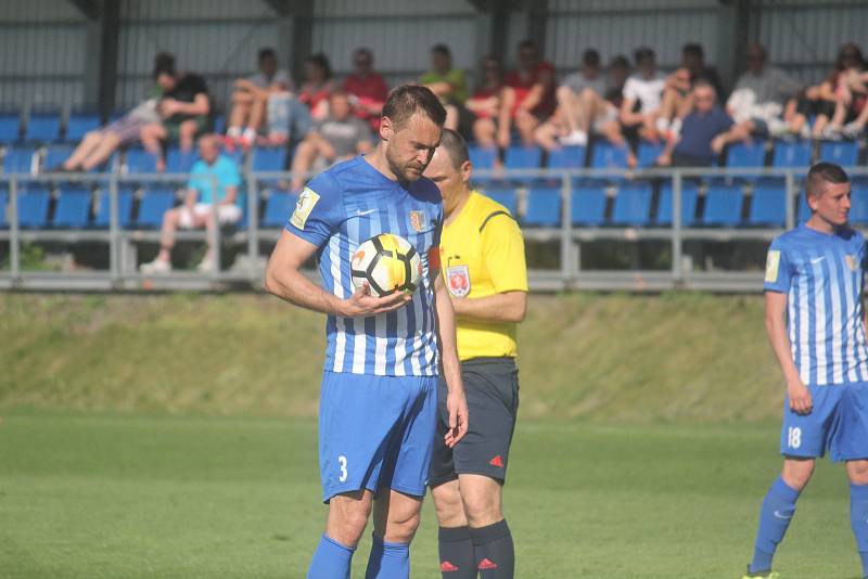 Fotbalisté Prostějova (v modrém) porazili Vyškov 2:1