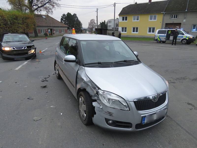 Při nehodě u Ohrozimi se zranil jeden člověk