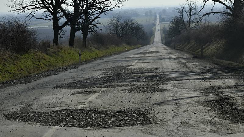 Tankodrom první kategorie. Silnice mezi Prostějovem a Ohrozimí. 9.3. 2021