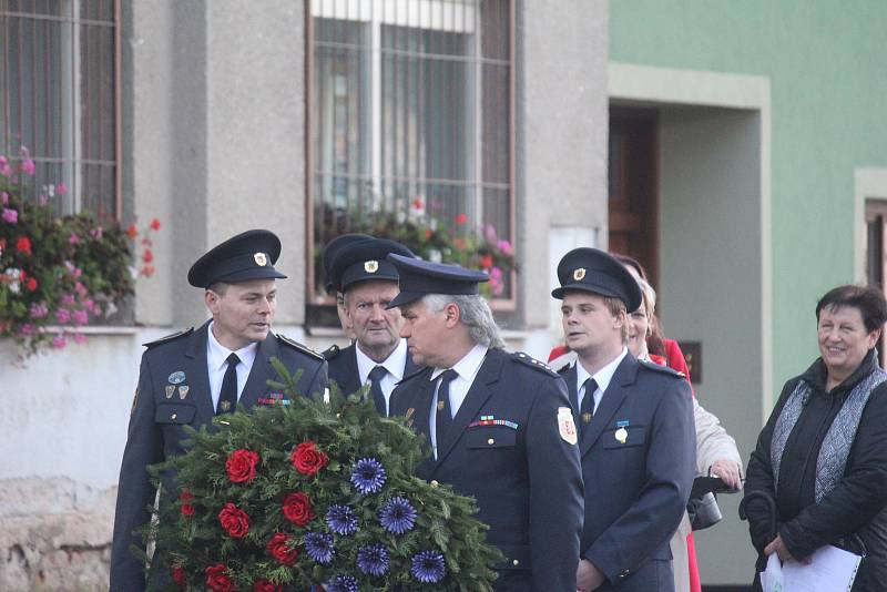 Slavnostní kladení věnce v předvečer 28. října 2017 - Němčice nad Hanou