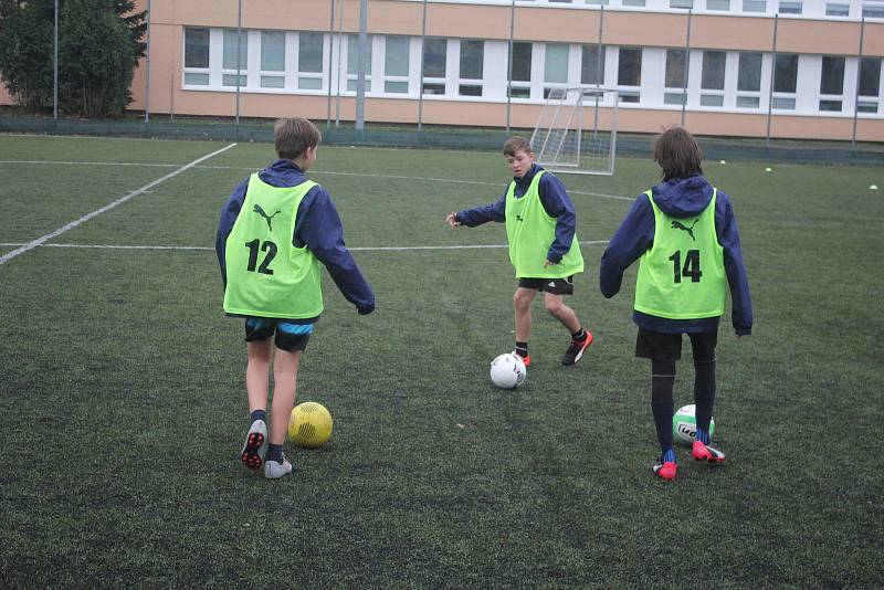 Mladí talentovaní fotbalisté ze střední Moravy se sjeli do Prostějova na ukázkový trénink fotbalové akademie.