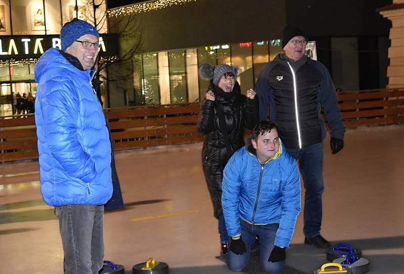 Hanácké curling na prostějovském mobilním kluzišti, 3.12. 2021