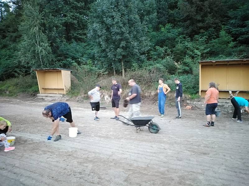 Rekonstrukce fotbalového hřiště v Tištíně