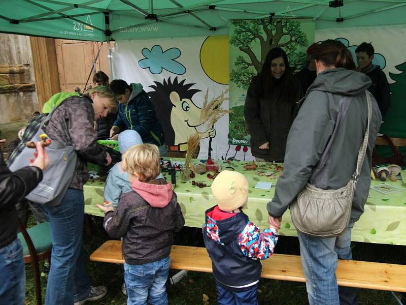 Hubertské slavnosti na nádvoří plumlovského zámku