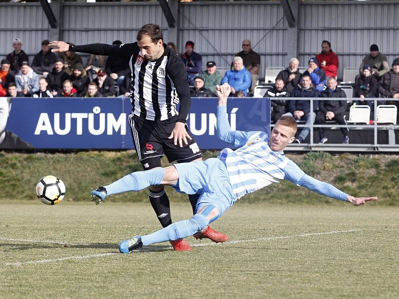 Fotbalisté Prostějova (ve světlém) prohráli s Českými Budějovicemi 0:1.