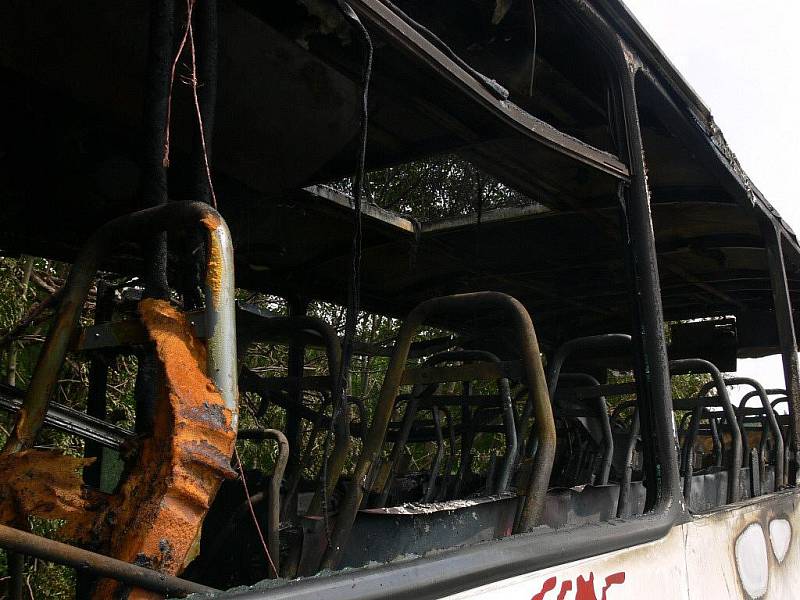 Požár autobusu u Drahan