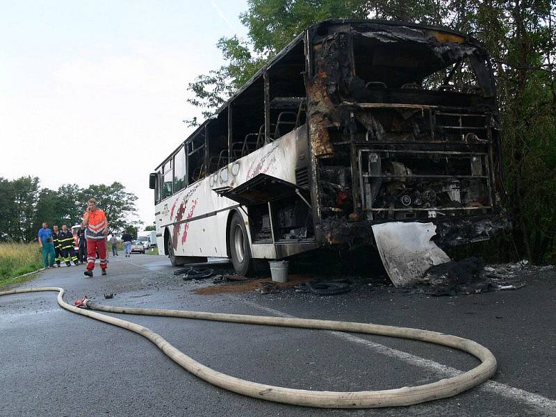 Požár autobusu u Drahan