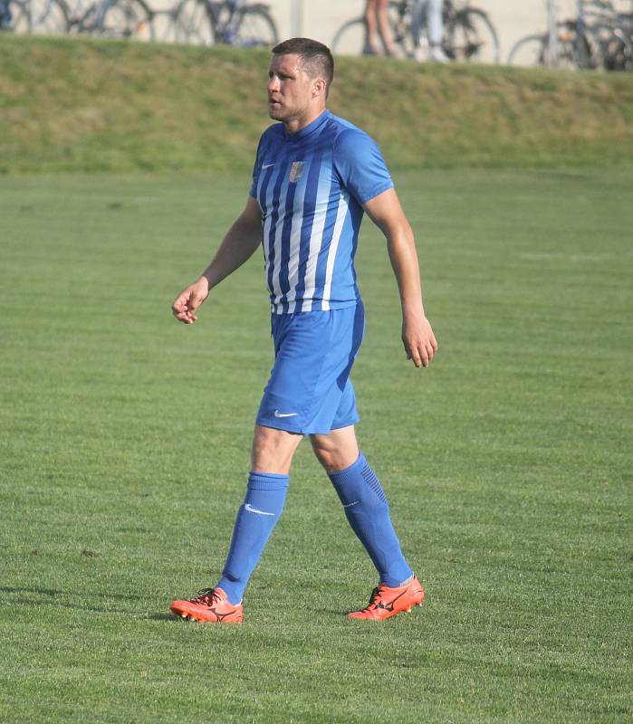 Fotbalisté Prostějova (v modrém) doma podlehli Líšni 2:6
