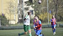 V utkání I.B třídy, skupiny B, dosáhli hladkého vítězství fotbalisté Hané (bílozelení), kteří nasázeli Smržicím čtyři branky. 17. 4. 2022