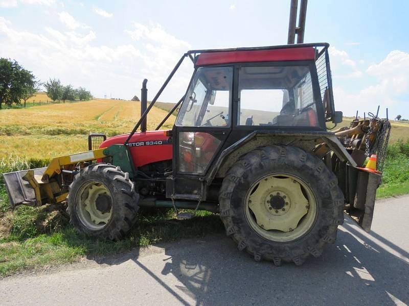 V pondělí se srazil v Budětsku traktor s osobním automobilem.