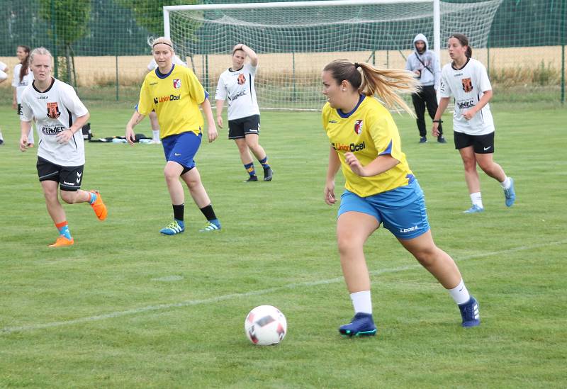 V sobotu se v Kostelci na Hané uskutečnil 8. ročník ženského fotbalového turnaje Hanácká kopačka