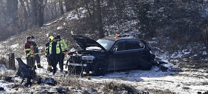 Srážka rychlíku s BMW na přejezdu v Prostějově, 15.2. 2021.