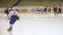 Olomoučtí studenti ve čtvrtek odpoledne bojovali v hokejové bitvě s budapešťskými protivníky. Kolbiště jim byl led na zimní stadionu v Prostějově.