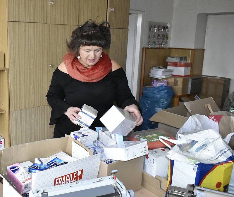 Humanitární sbírka pro Ukrajinu se v Plumlově koná přímo na radnici. 4.3. 2022