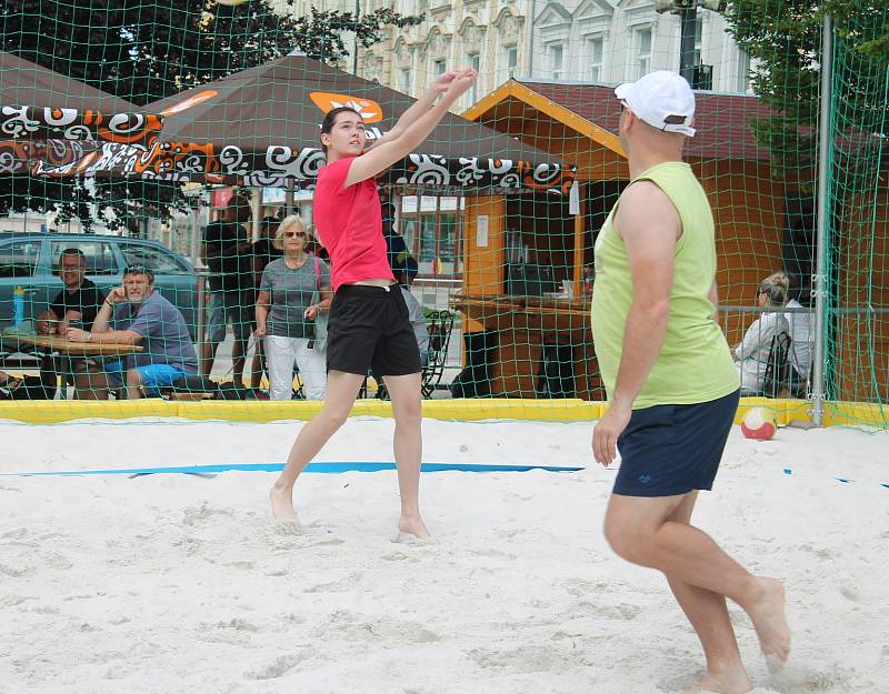 Beach volejbalový turnaj facebookové skupiny Prostějov bez cenzury