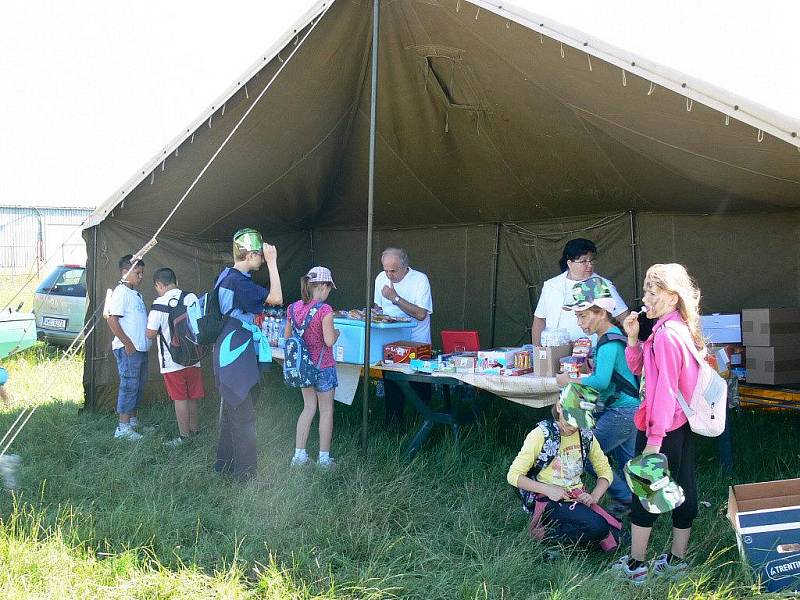 Den otevřených dveří 102. průzkumného praporu na prostějovském letišti