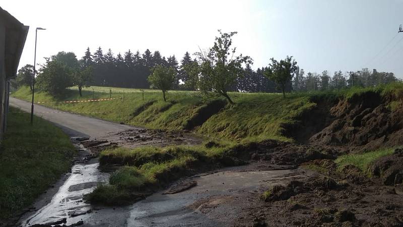 Pavlovice u Kojetína - pátek ráno po zuřivém lijáku