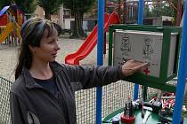 Hodiny s hlásičem fungují třeba už na dětských hřištích v Prostějově